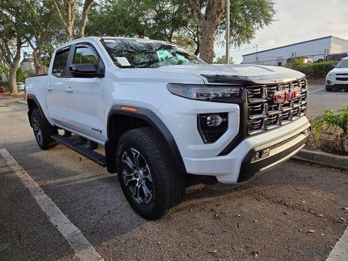 Summit White 2024 GMC Canyon AT4