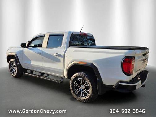 Summit White 2024 GMC Canyon AT4