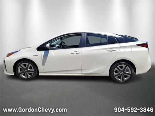2019 Toyota Prius XLE