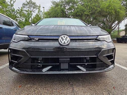 Mythos Black Metallic 2026 Volkswagen Golf R 2.0T