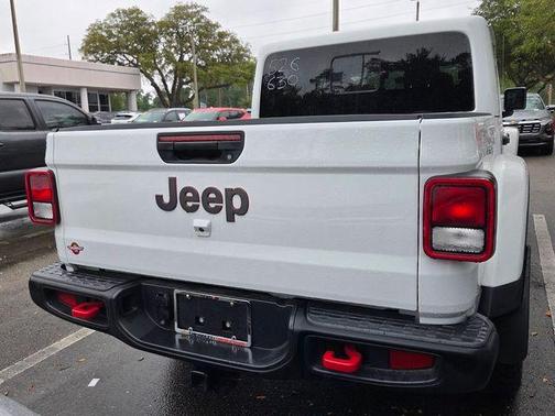 Bright White Clearcoat 2023 Jeep Gladiator Rubicon