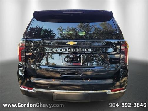 2025 Chevrolet Suburban LS