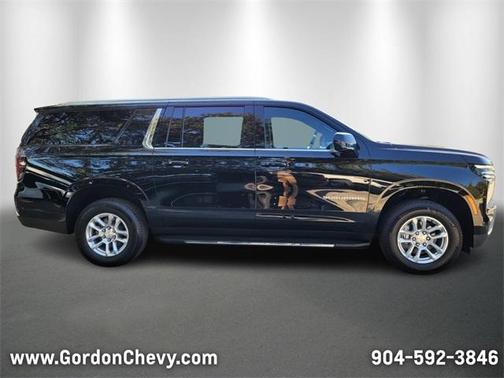 2025 Chevrolet Suburban LS