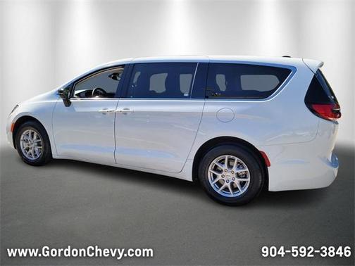 2024 Chrysler Pacifica Touring-L