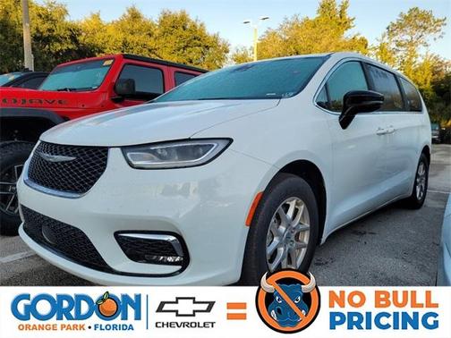 2024 Chrysler Pacifica Touring-L