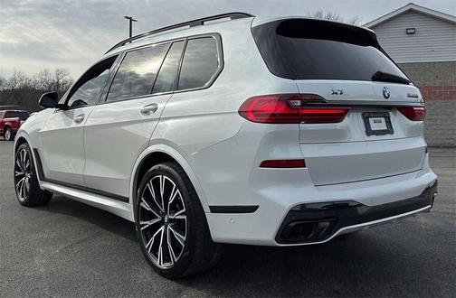 2021 BMW X7 M50i