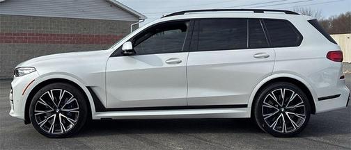 2021 BMW X7 M50i
