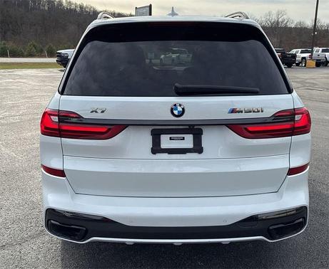 2021 BMW X7 M50i