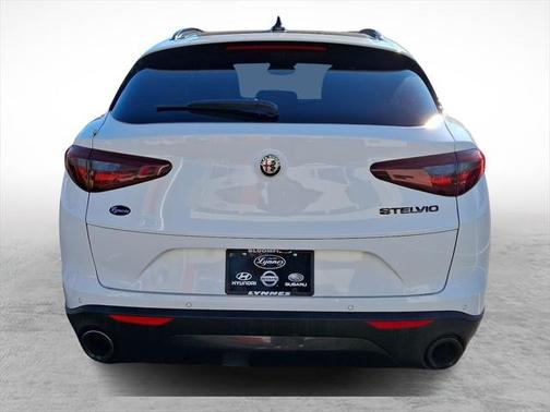 2021 Alfa Romeo Stelvio Base