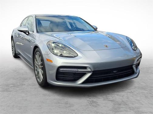 2018 Porsche Panamera Turbo