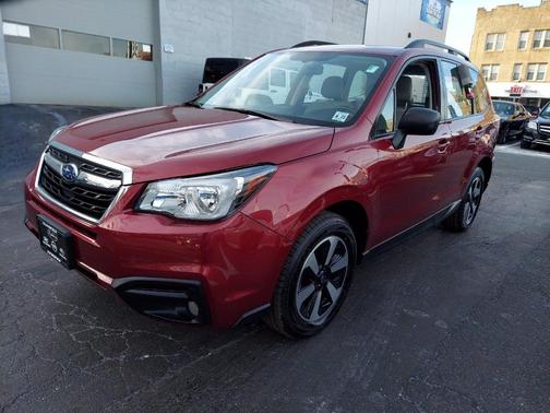 Photo 4 of 31 of 2018 Subaru Forester 2.5i