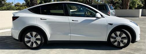 2023 Tesla Model Y RWD