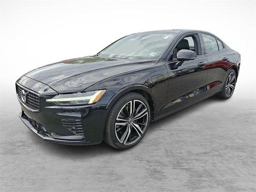 2021 Volvo S60 Recharge Plug-In Hybrid T8 R-Design Expression