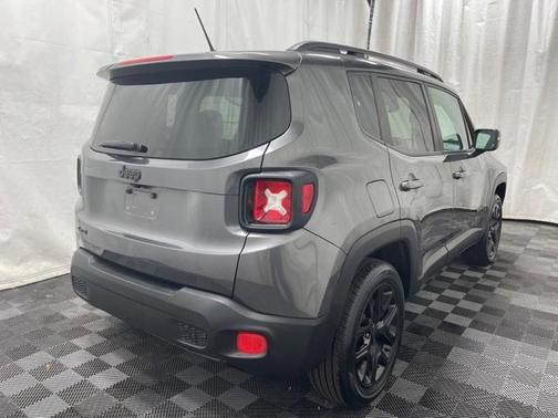 Photo 2 of 41 of 2017 Jeep Renegade Altitude