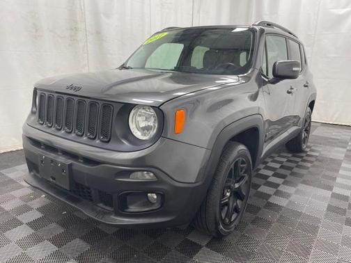 Photo 5 of 41 of 2017 Jeep Renegade Altitude