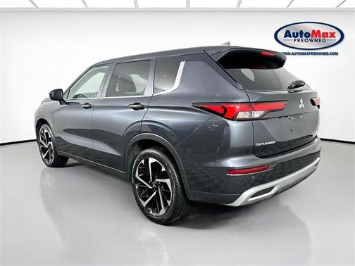 2024 Mitsubishi Outlander SE Black Edition w/Pano Roof S-AWC