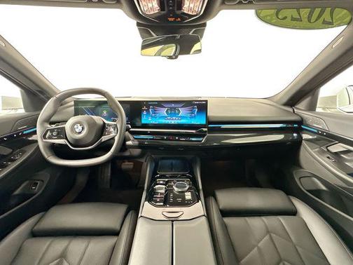 2025 BMW 530 xDrive