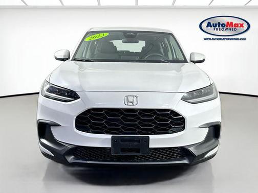 Platinum White Pearl 2023 Honda HR-V LX