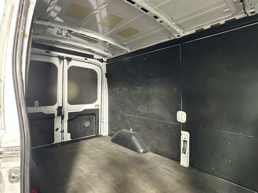 Oxford White 2023 Ford Transit-250 Base