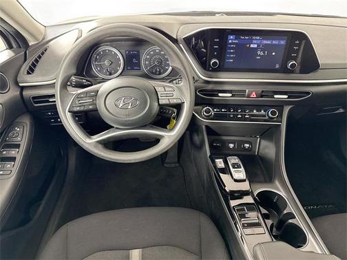 2022 Hyundai SONATA SE