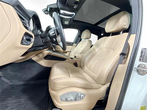 2021 Porsche Macan Base