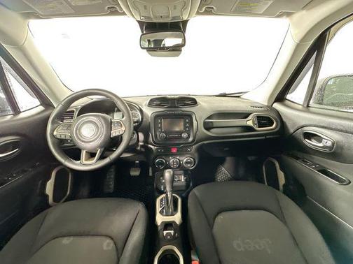 Granite Crystal Metallic Clearcoat 2016 Jeep Renegade Latitude