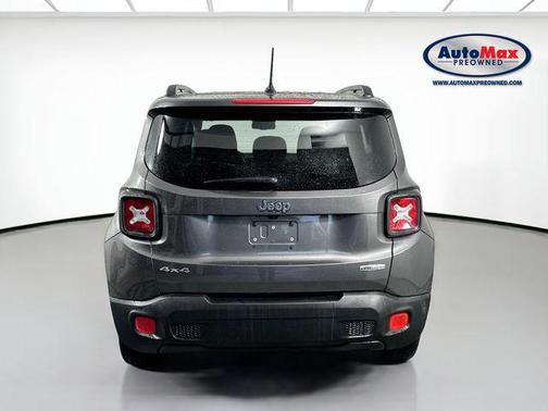Granite Crystal Metallic Clearcoat 2016 Jeep Renegade Latitude