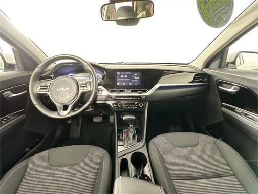2022 Kia Niro LXS