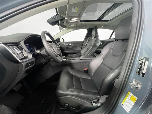 2024 Volvo S60 B5 Core Dark Theme