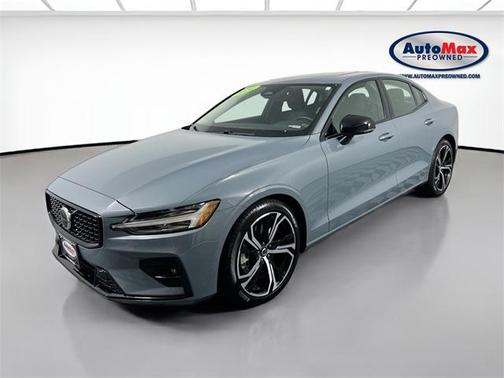 2024 Volvo S60 B5 Core Dark Theme