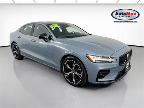 2024 Volvo S60 B5 Core Dark Theme