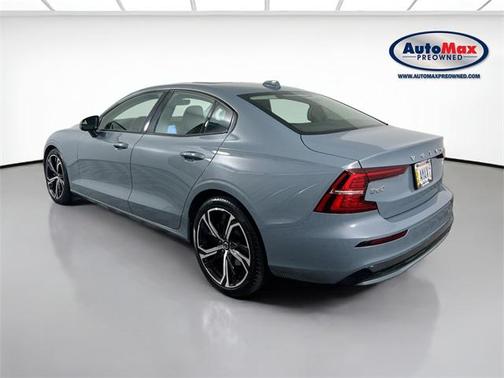 2024 Volvo S60 B5 Core Dark Theme