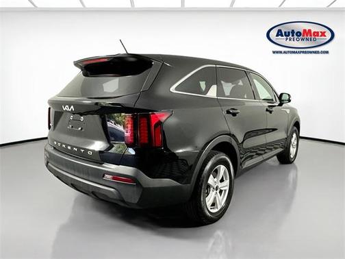 2022 Kia Sorento LX