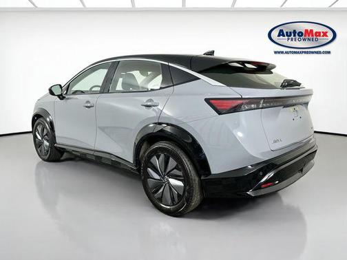 Boulder Gray Pearl/Black Diamond Pearl 2023 Nissan ARIYA VENTURE+