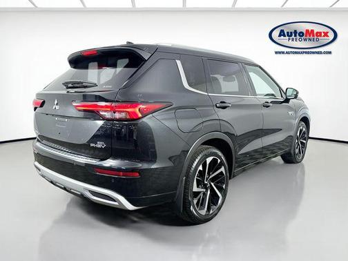 Black Diamond 2023 Mitsubishi Outlander PHEV SEL