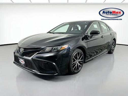 Midnight Black Metallic 2022 Toyota Camry SE