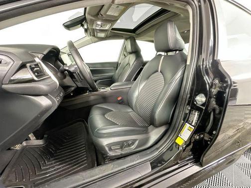 Midnight Black Metallic 2022 Toyota Camry SE