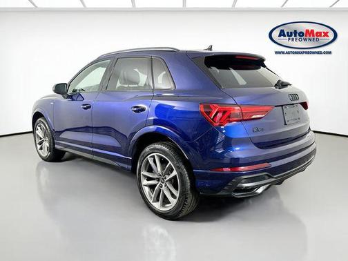 Navarra Blue Metallic 2022 Audi Q3 45 S line Premium