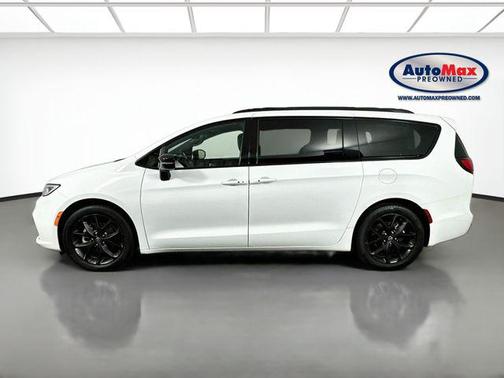 Bright White Clearcoat 2025 Chrysler Pacifica Limited