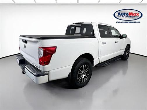 2021 Nissan Titan SV