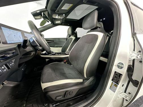 Snow White Pearl 2023 Kia EV6 GT-Line