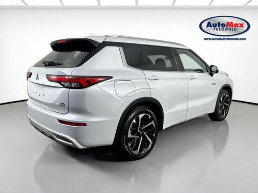 White Diamond 2023 Mitsubishi Outlander PHEV SEL