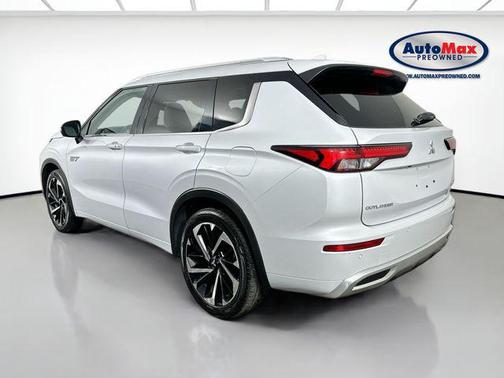 White Diamond 2023 Mitsubishi Outlander PHEV SEL