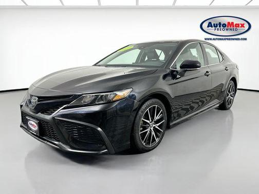 Midnight Black Metallic 2023 Toyota Camry SE