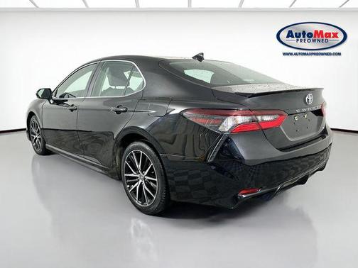 Midnight Black Metallic 2023 Toyota Camry SE