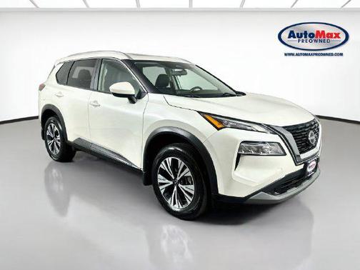Pearl White Tricoat 2023 Nissan Rogue SV