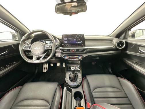 Snow White Pearl 2023 Kia Forte GT