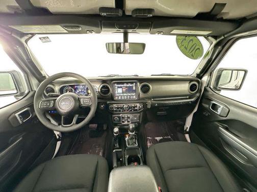 Bright White Clearcoat 2023 Jeep Wrangler Willys