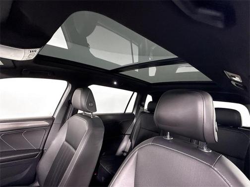 2022 Volkswagen Tiguan 2.0T SE R-Line Black 4MOTION