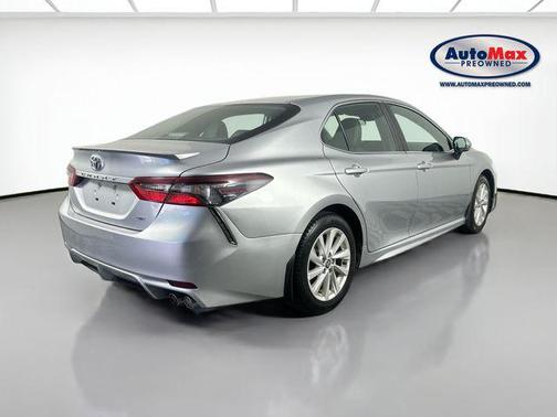 Celestial Silver Metallic 2023 Toyota Camry SE